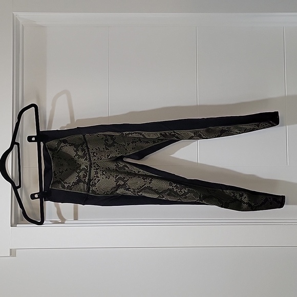 Snake print legging - Picture 1 of 7